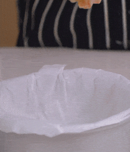 放到容器中，30-36攝氏度的地方發(fā)酵2次。