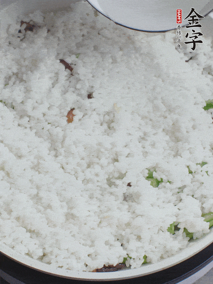 放一碗水，蓋蓋燜煮。