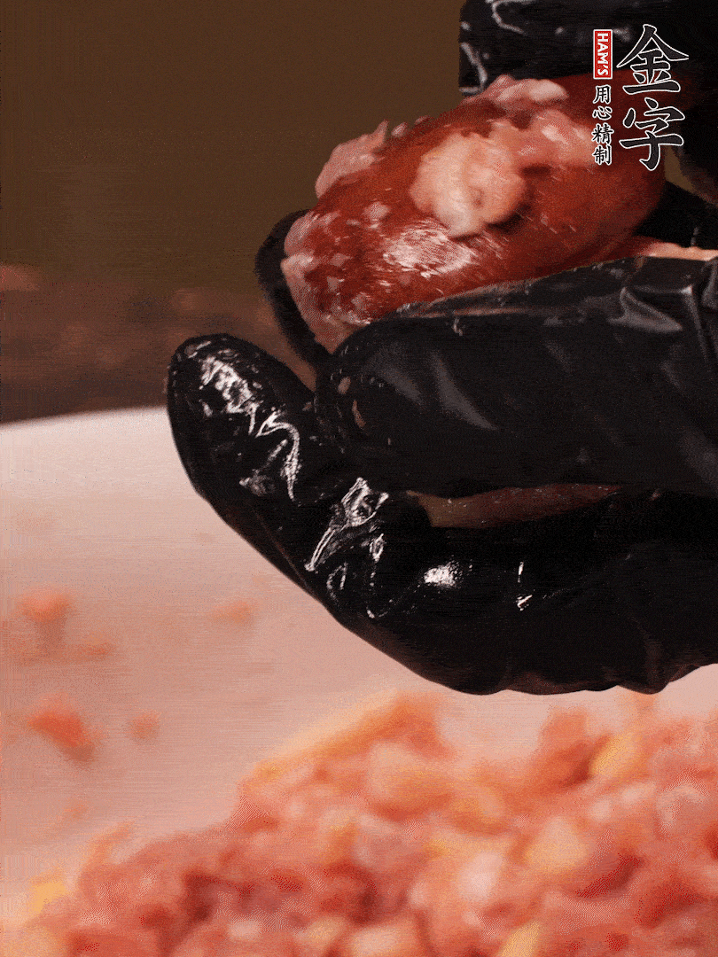 攪拌上勁，15g食用油，再攪拌一下，分成30g小圓球，冰凍1小時(shí)