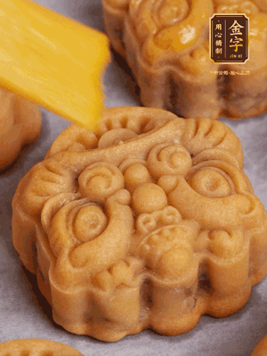 冷卻5分鐘刷上蛋液，160℃再烤10分鐘，回油1晚更香