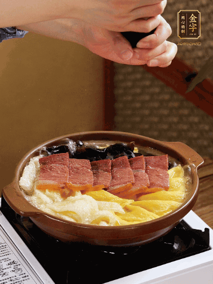 加水沒過食材，煮15-20分鐘